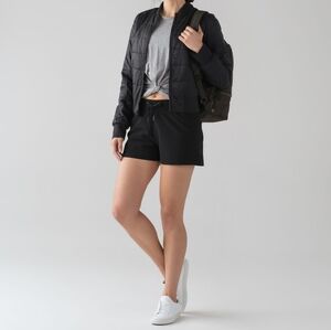 Lululemon On The Fly Short *Woven *2.5" Black (First Release) Sz 12